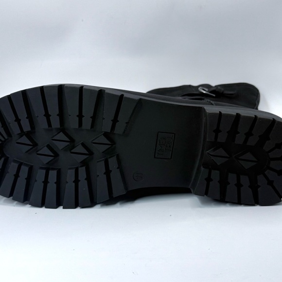 Women’s Size 11 Black Biker Boots Chunky Lug Sole Buckle Strap Moto Style - Picture 6 of 9